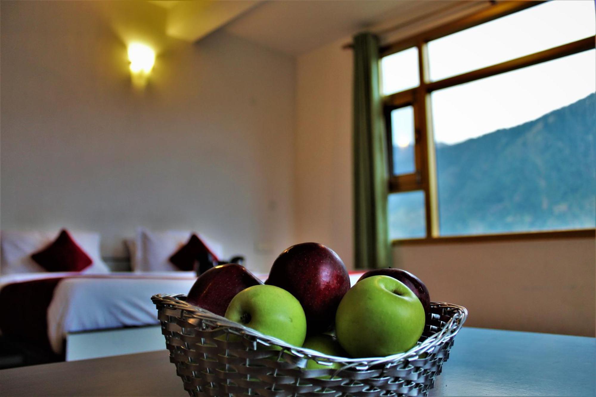 Hotel Krishana A Pure Veg !!!300 M From Hadimba Temple!!!balcony Rooms!!!veg Restaurant!!!couple Friendly!!!family Cottage!!! 2*