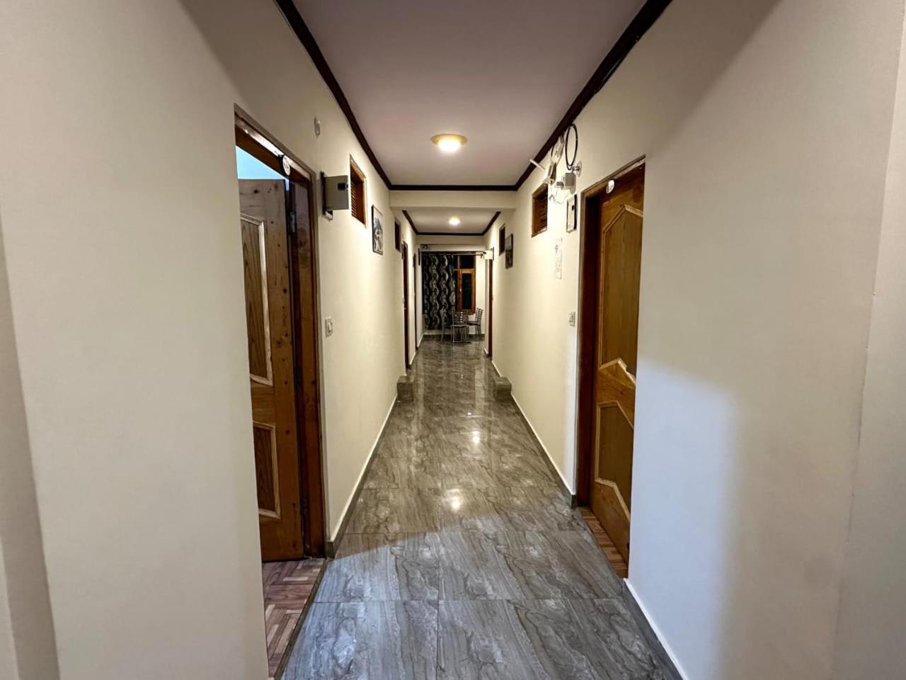 Krishana A Pure Veg !!!300 M From Hadimba Temple!!!balcony Rooms!!!veg Restaurant!!!couple Friendly!!!family Cottage!!!